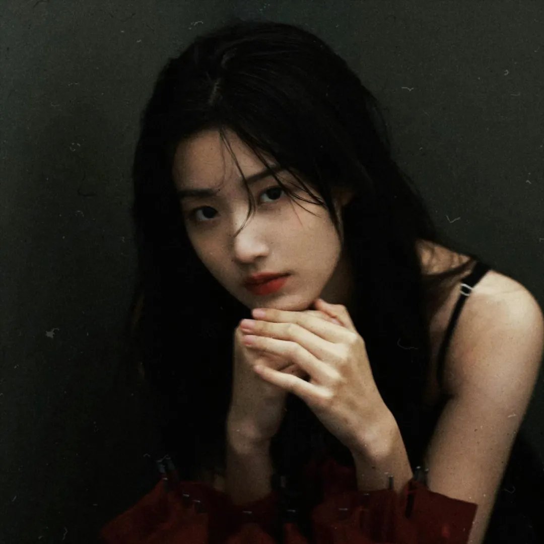 接近无限的白